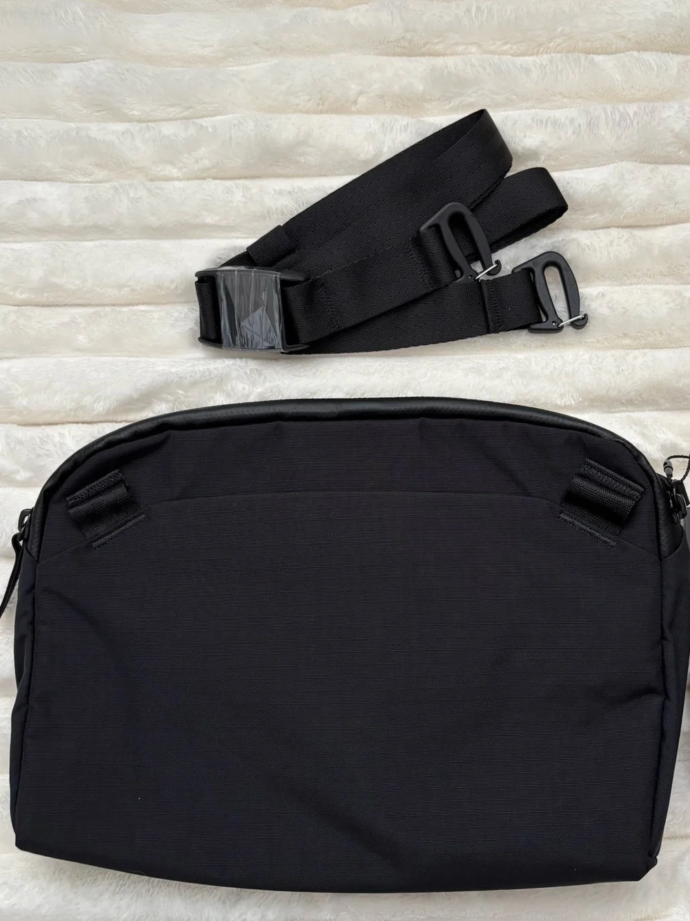 Alpaka - Flight Sling - Black - NWOT